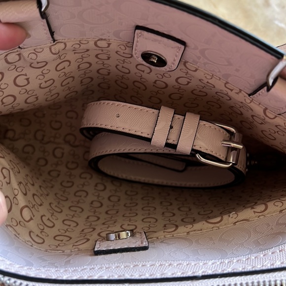 Guess Satchel/ Crossbody - Picture 12 of 15